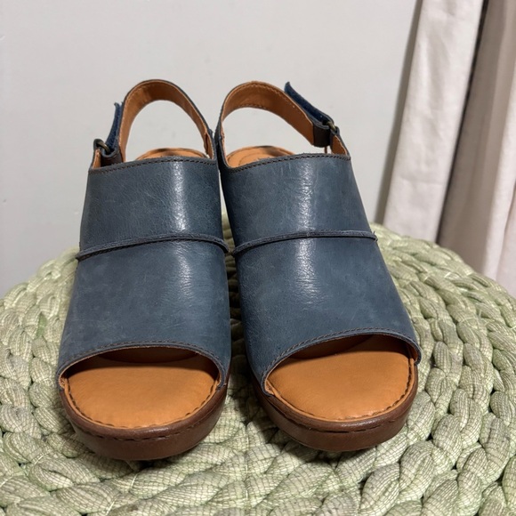 Born Wekiva Blue Leather Block Heel Slingback Dress Comfort Sandals NWT - Picture 3 of 8